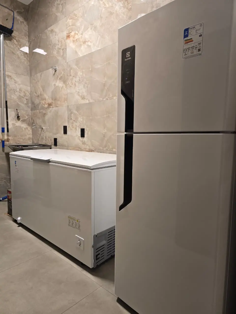 Geladeira e Freezer da Cozinha de Apoio